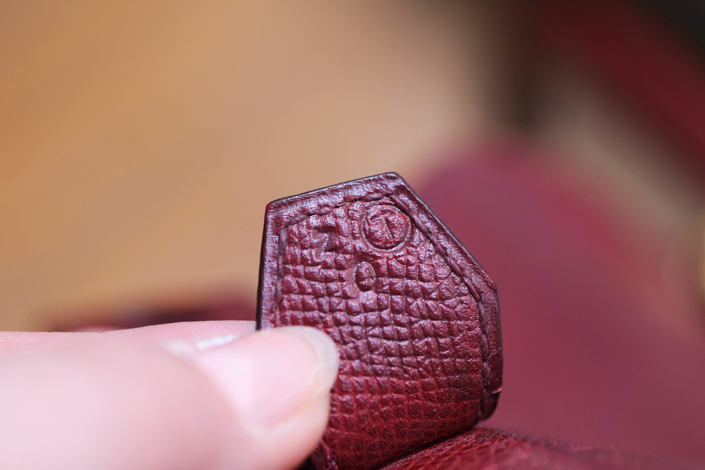 Hermès Paris modèle bolide 35 en cuir courchevel bordeaux