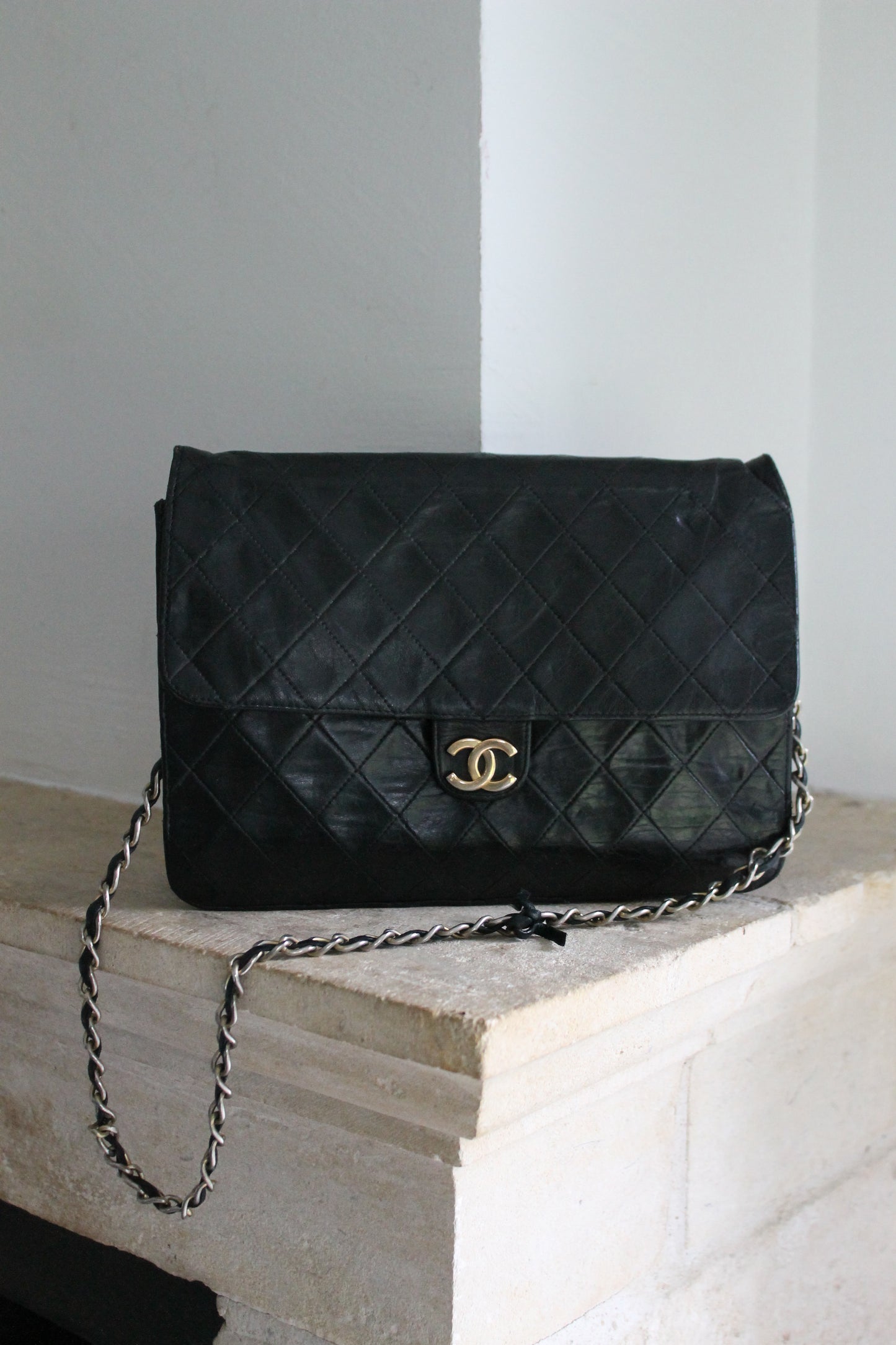 Chanel sac à main vintage en cuir noir