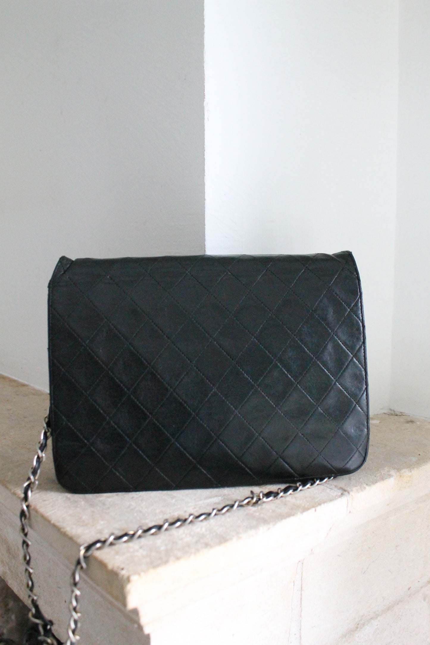 Chanel sac à main vintage en cuir noir