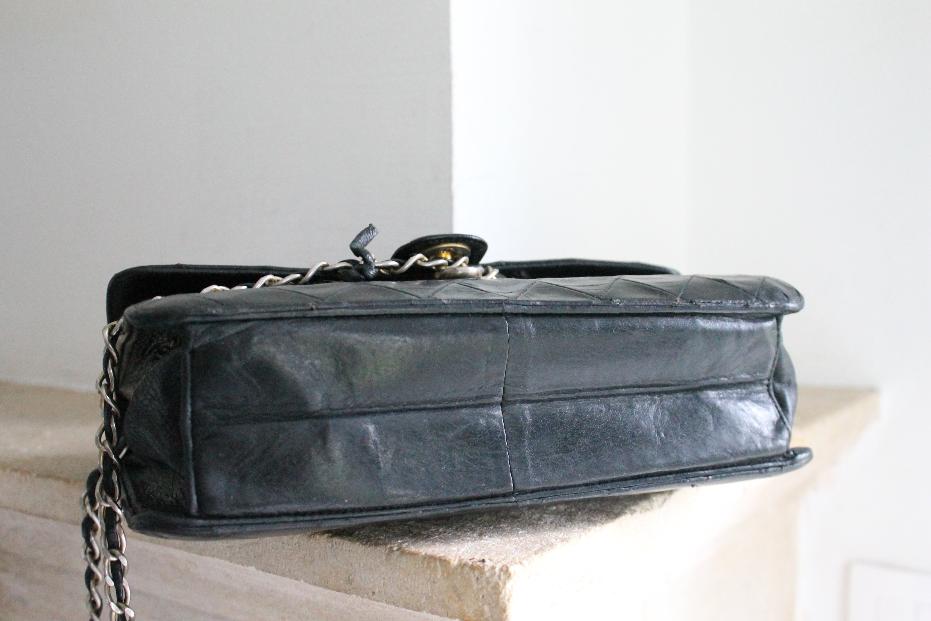 Chanel sac à main vintage en cuir noir