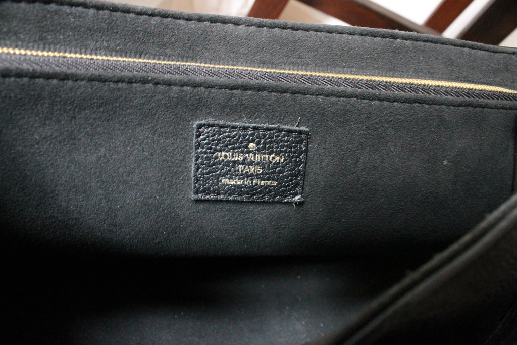 Louis Vuitton sac à main modèle Vavin en cuir noir