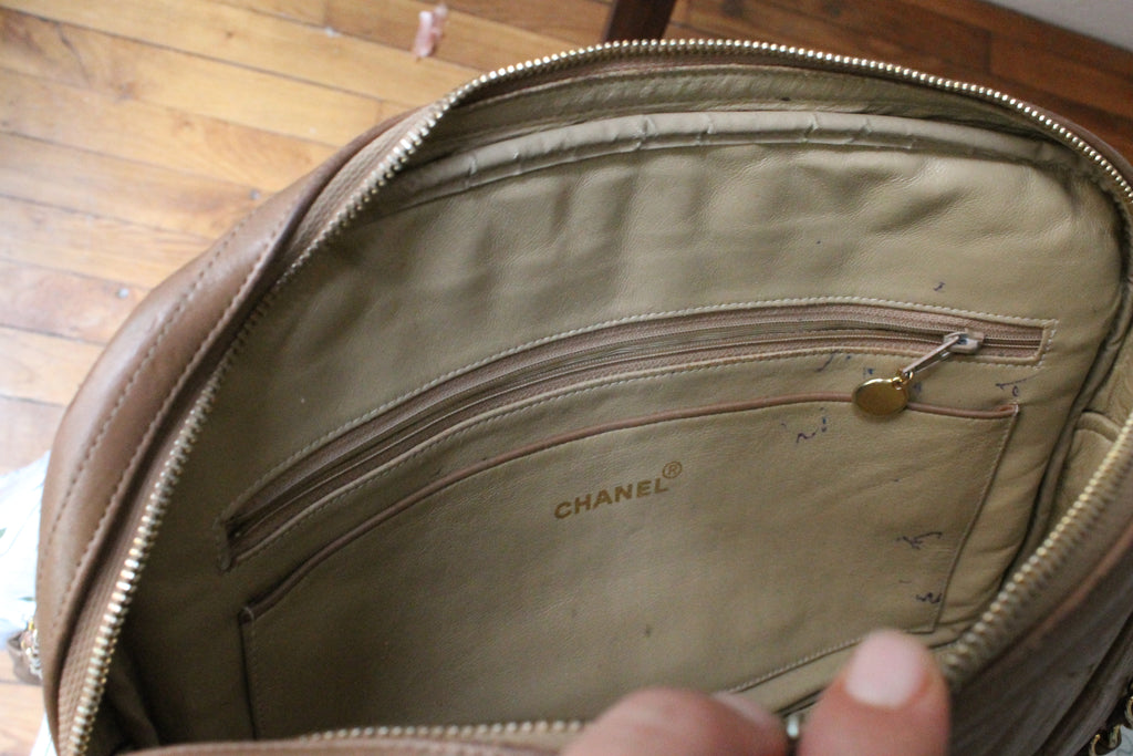 Chanel sac à main modèle Caméra en cuir beige