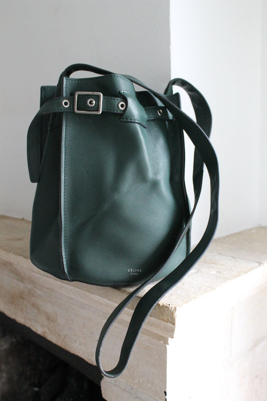 Céline sac seau modèle big bag en cuir vert