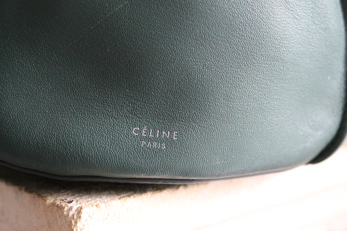 Céline sac seau modèle big bag en cuir vert