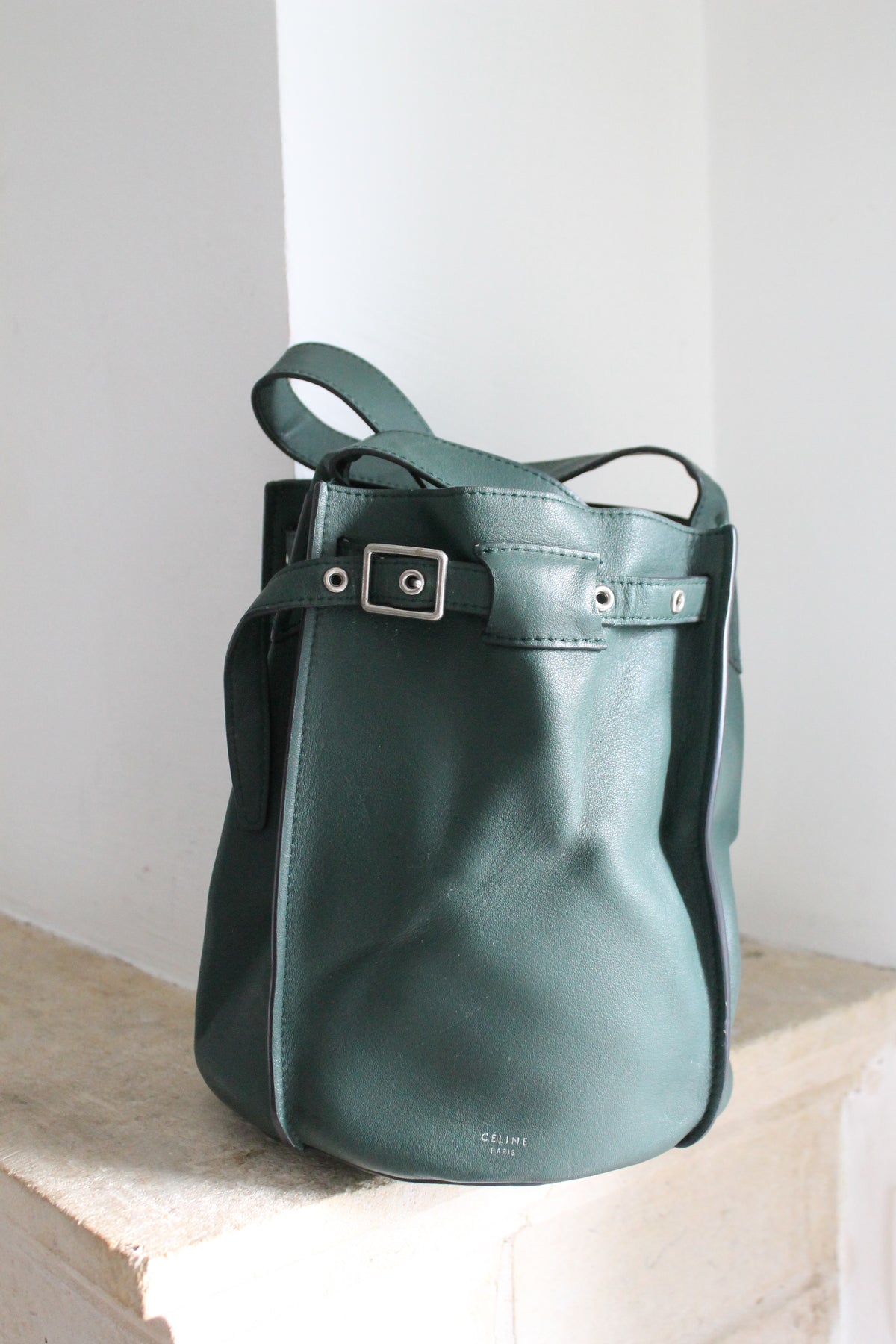 Céline sac seau modèle big bag en cuir vert