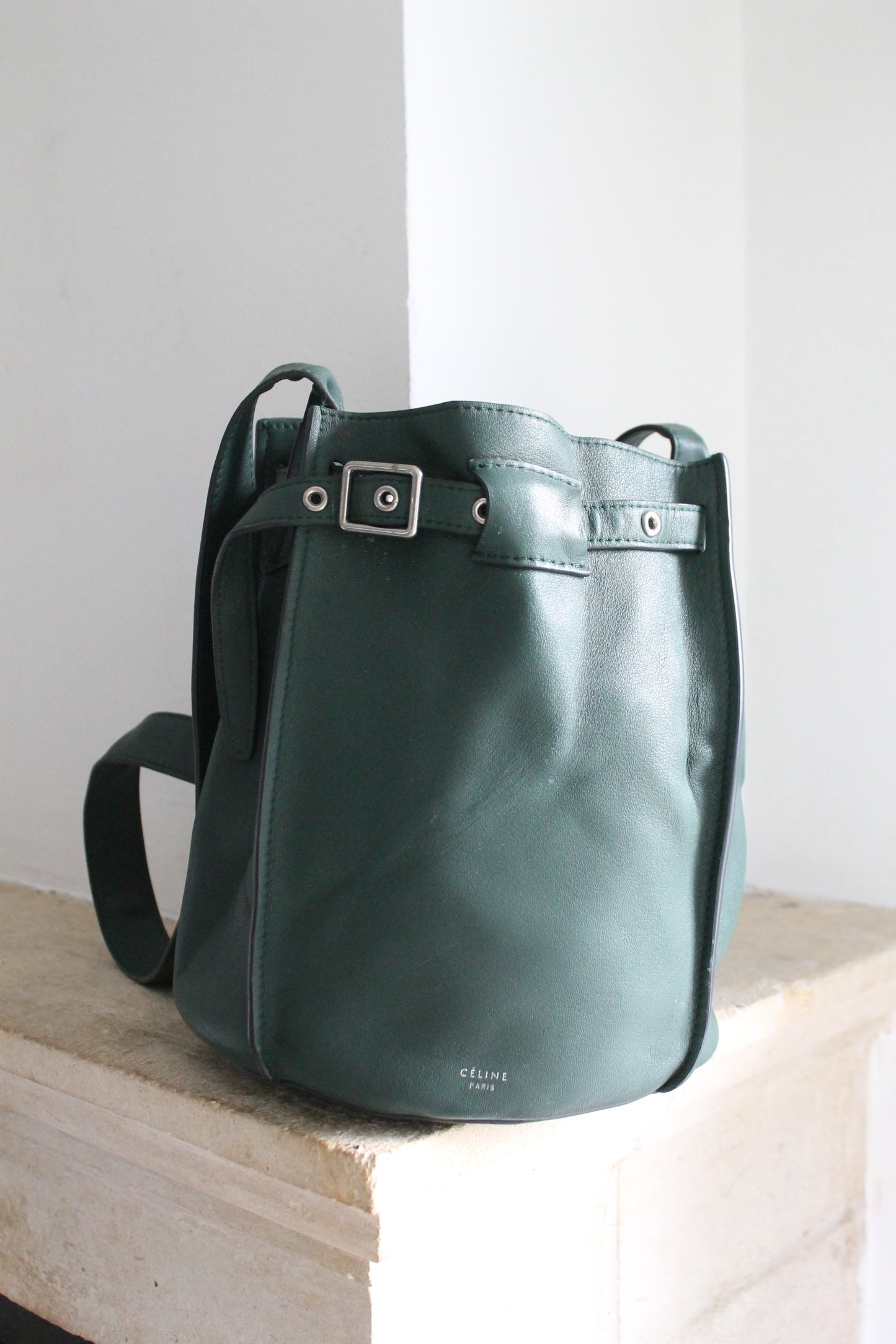 Céline sac seau modèle big bag en cuir vert