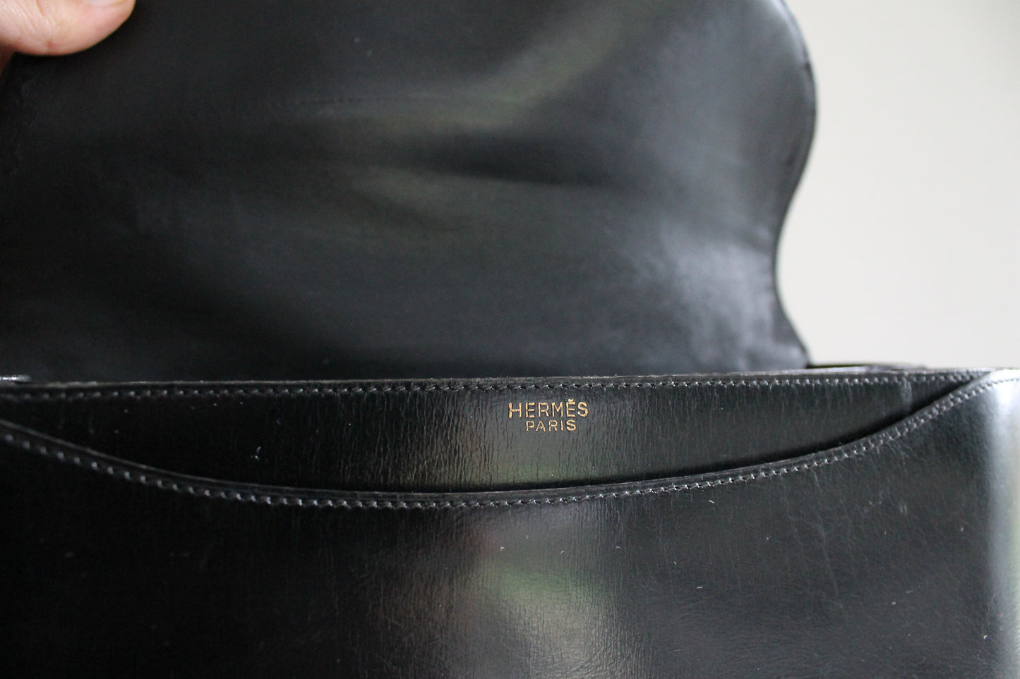 Hermès sac à main modèle Gachette en cuir noir