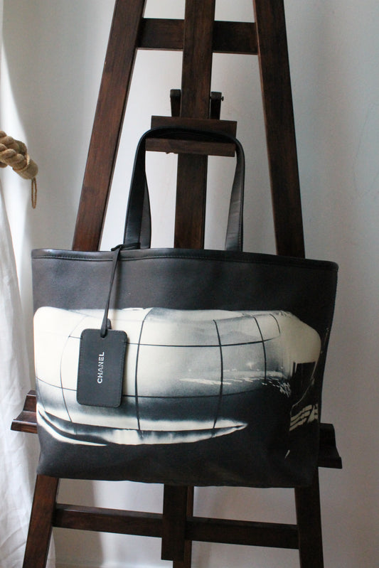 Chanel x Zaha Hadid sac “Mobile Art” en toile noire