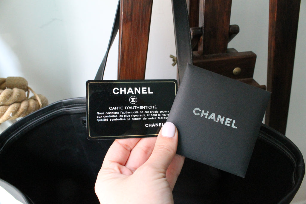 Chanel x Zaha Hadid sac “Mobile Art” en toile noire