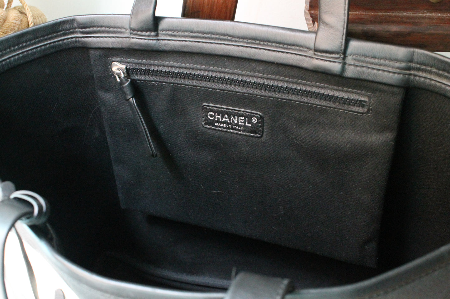 Chanel x Zaha Hadid sac “Mobile Art” en toile noire