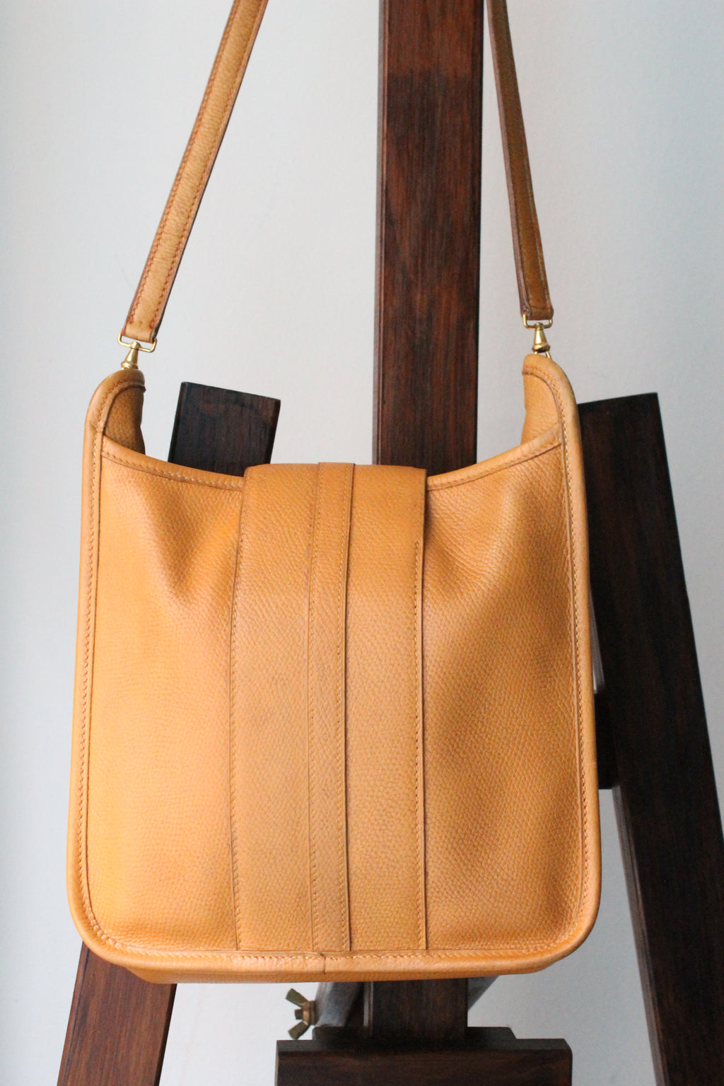 Hermès sac à main modèle Mors en cuir camel