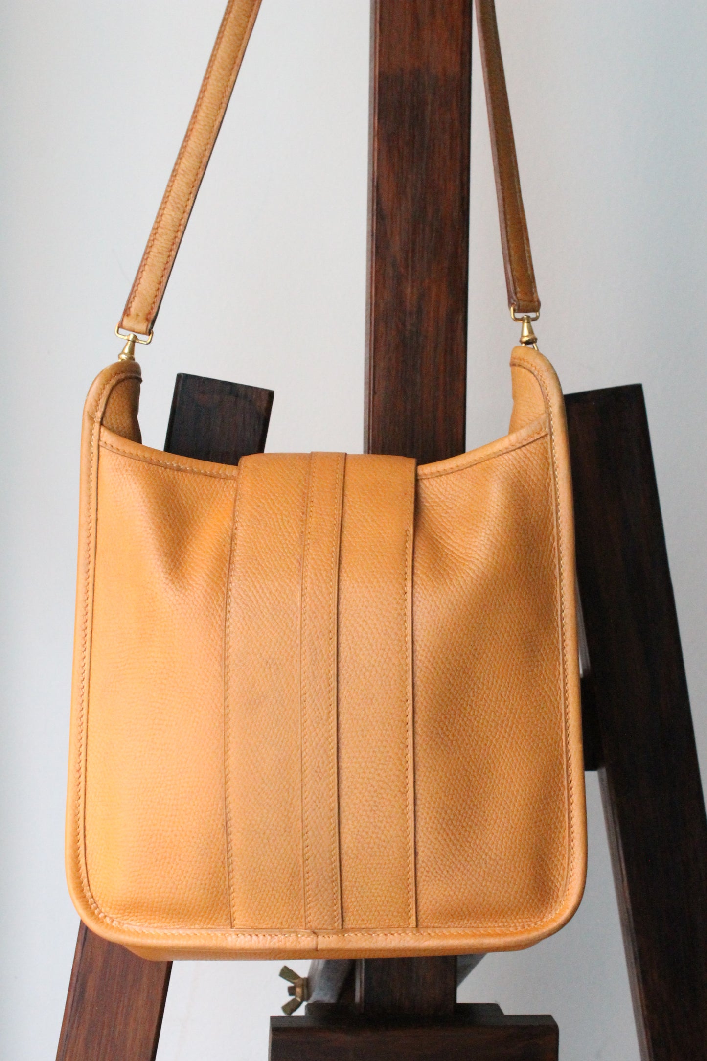 Hermès sac à main modèle Mors en cuir camel