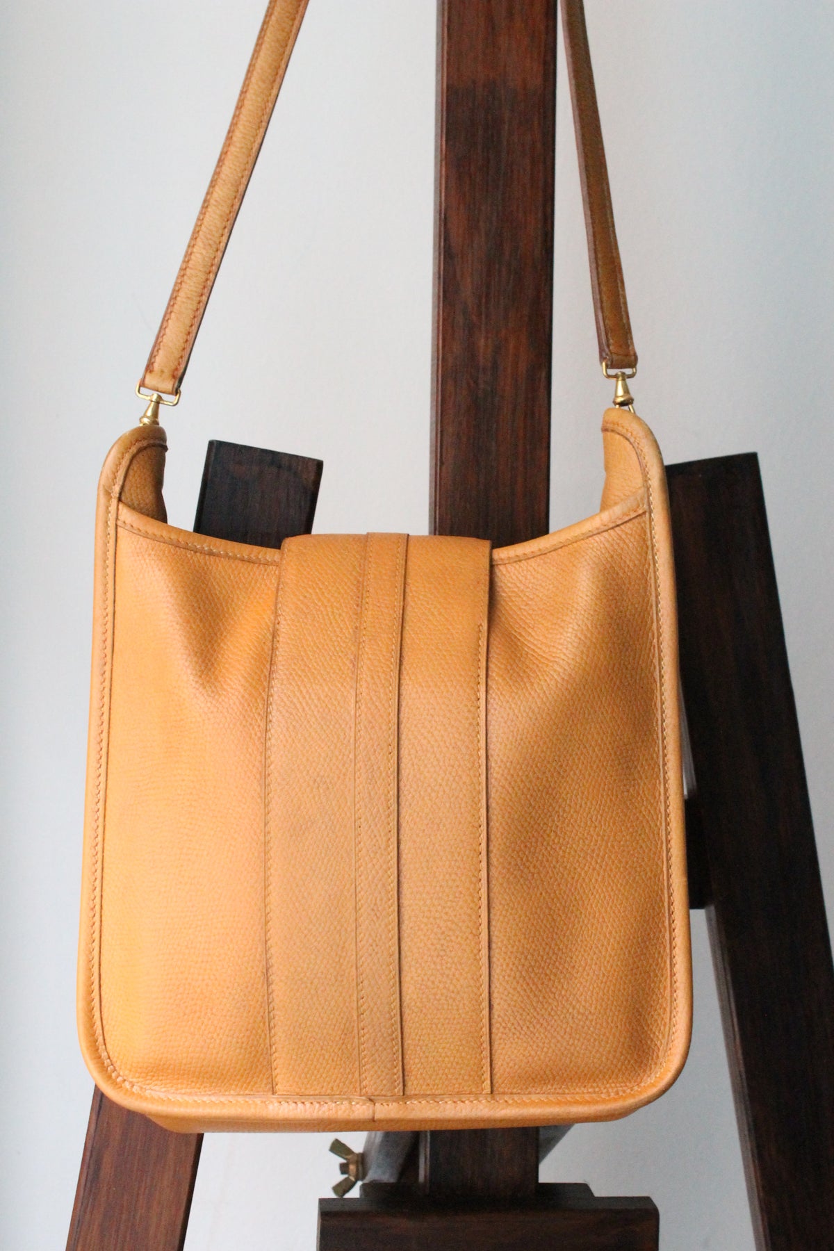 Hermès sac à main modèle Mors en cuir camel