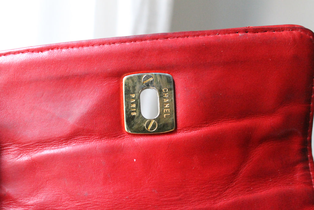 Chanel sac banane vintage en cuir rouge