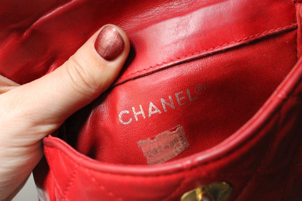 Chanel sac banane vintage en cuir rouge