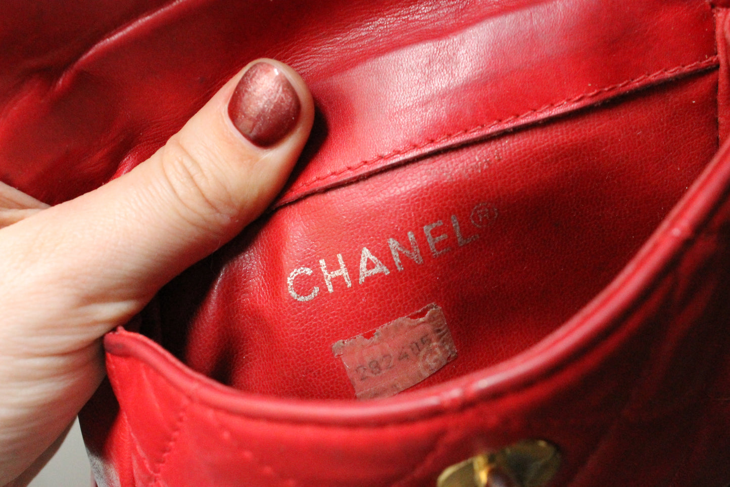 Chanel sac banane vintage en cuir rouge