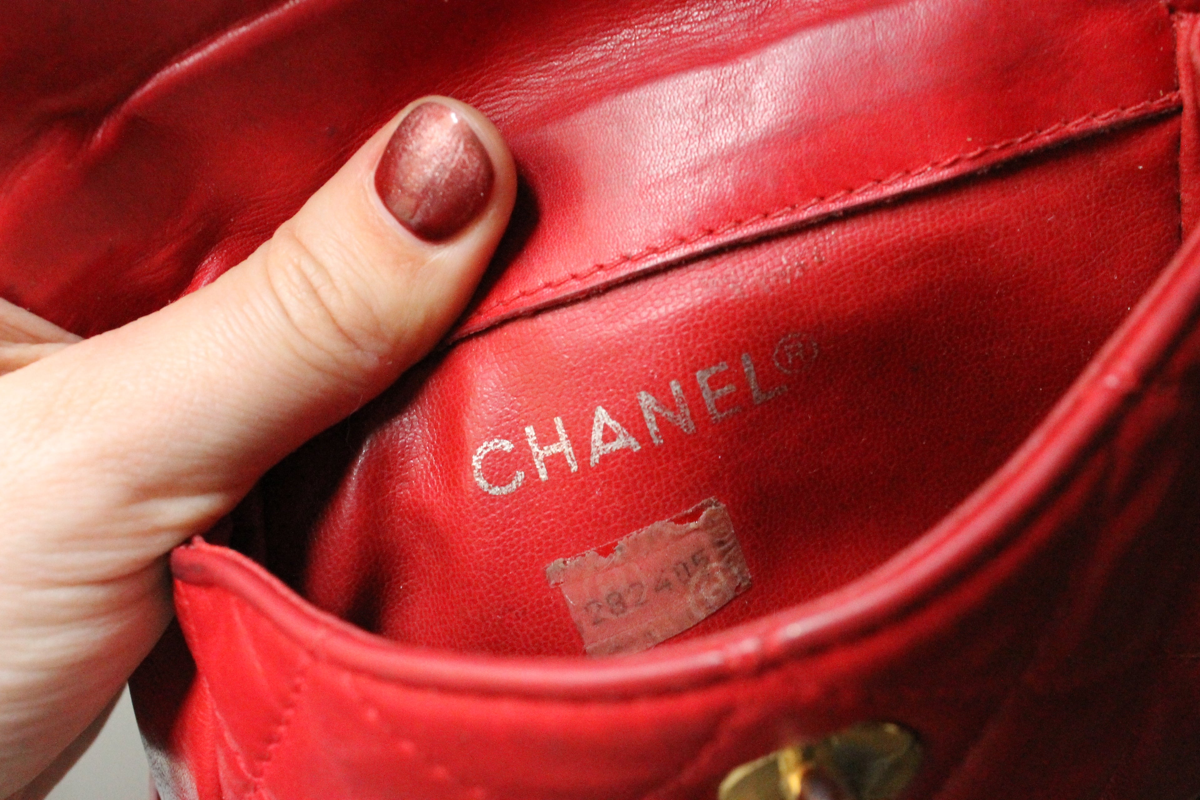 Chanel sac banane vintage en cuir rouge