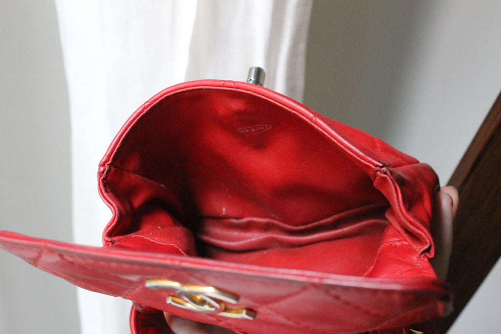 Chanel sac banane vintage en cuir rouge