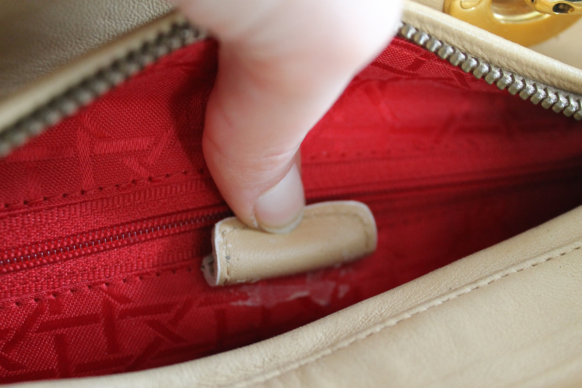 Dior sac à main lady Dior médium en cuir beige