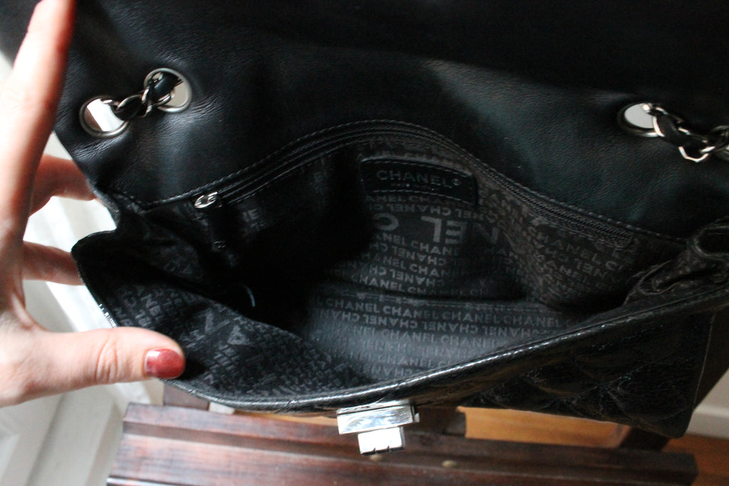 Chanel sac à main modèle 2.55 en cuir craquelé glacé
