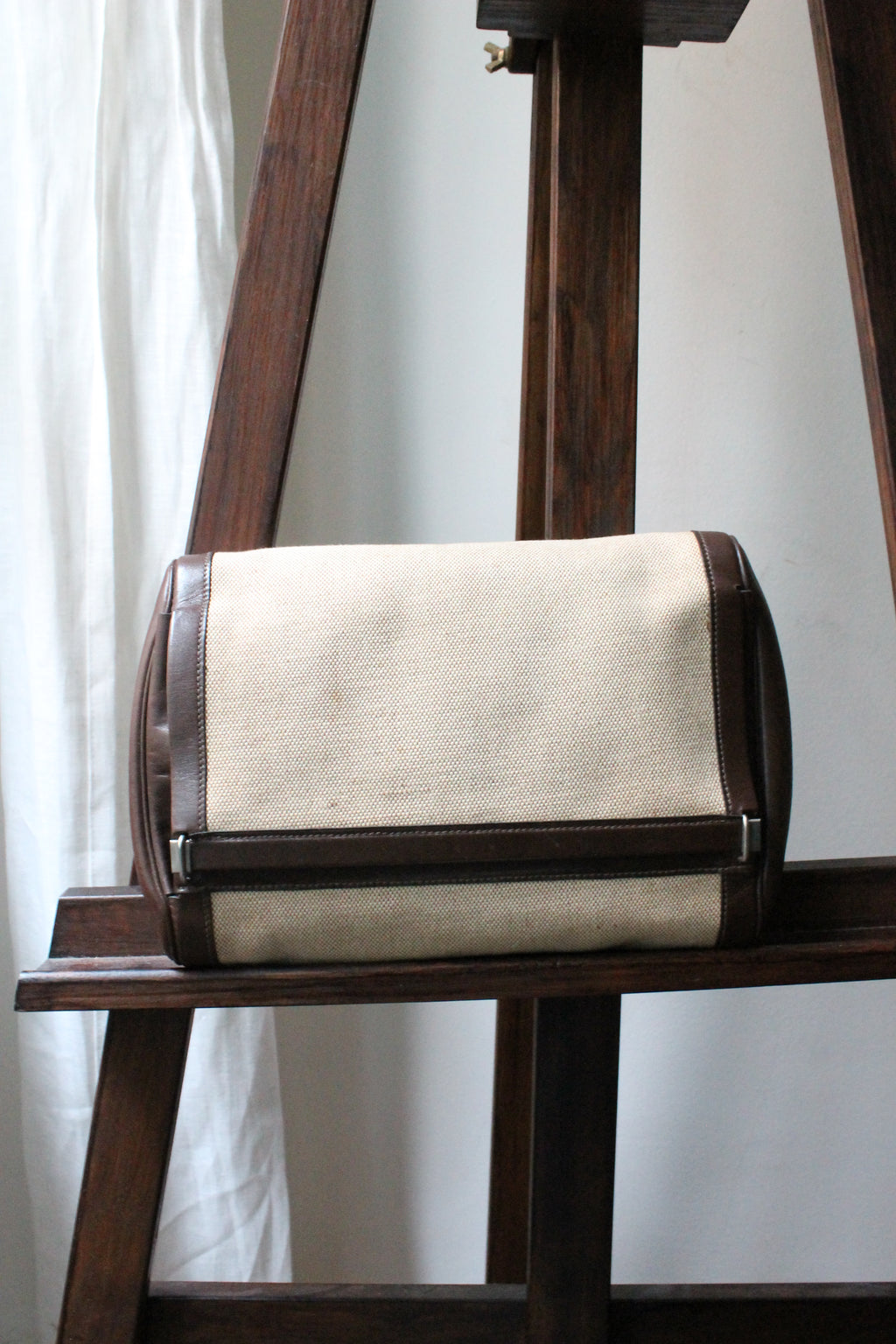 Trousse de toilette Hermès en toile beige et cuir marron