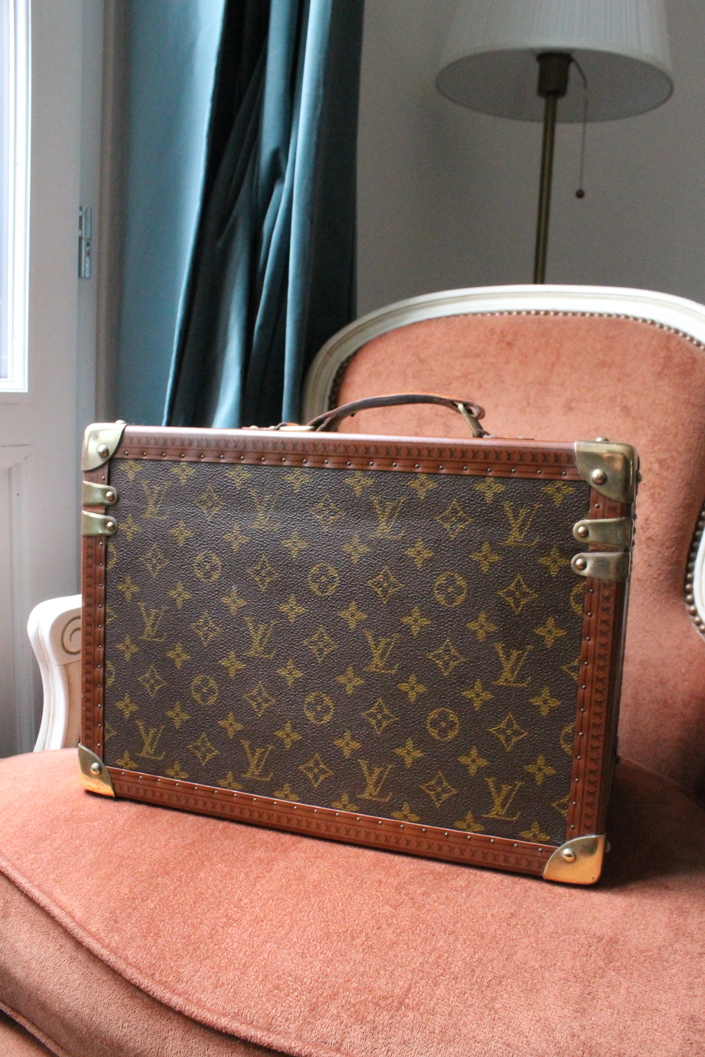 Louis Vuitton vanity en forme de malle en toile monogram