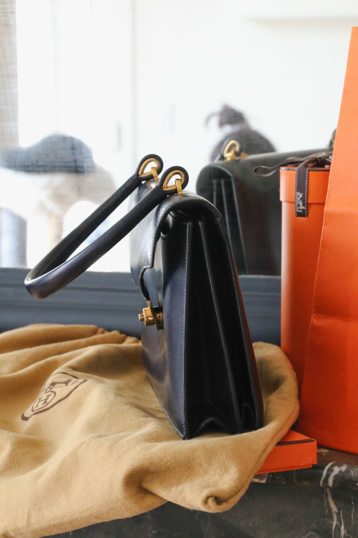 Sac à main Hermès vintage en box marine