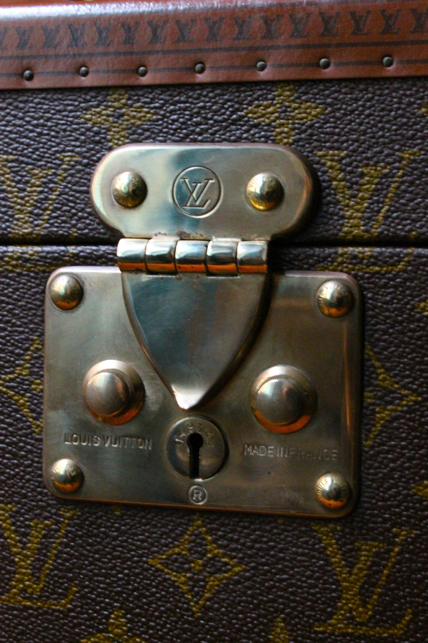 Louis Vuitton vanity en forme de malle en toile monogram