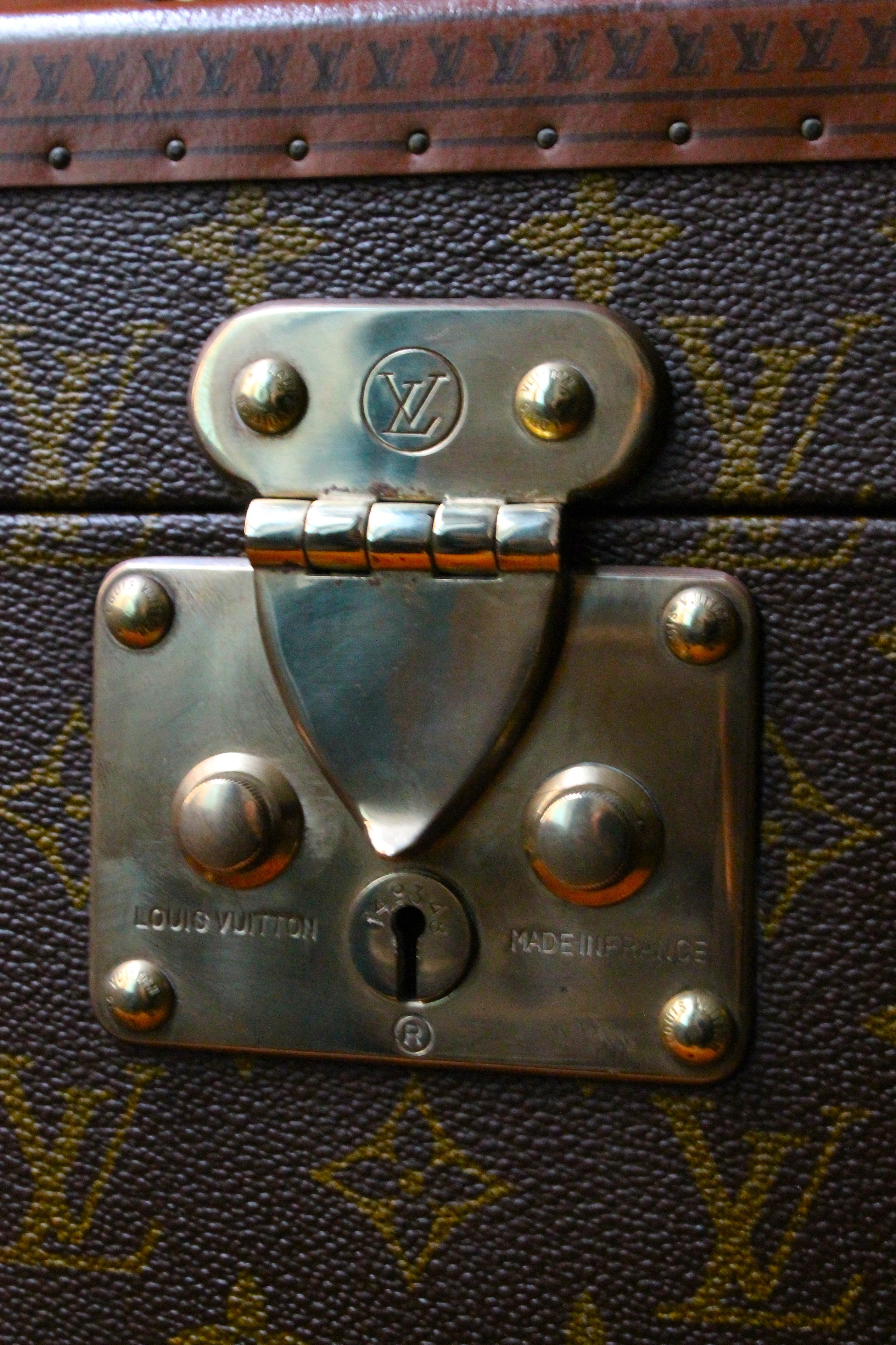 Louis Vuitton vanity en forme de malle en toile monogram