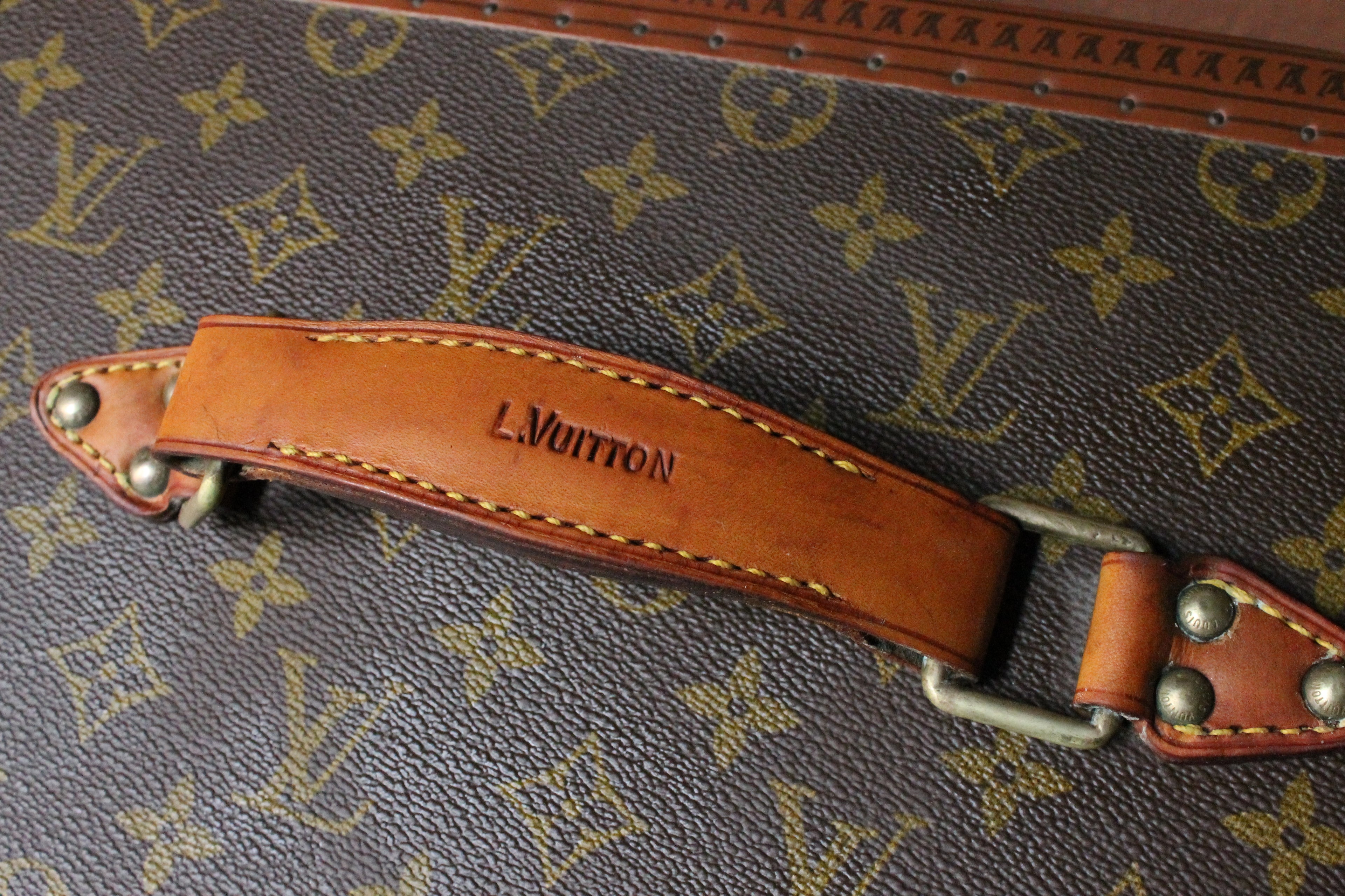 Louis Vuitton vanity en forme de malle en toile monogram