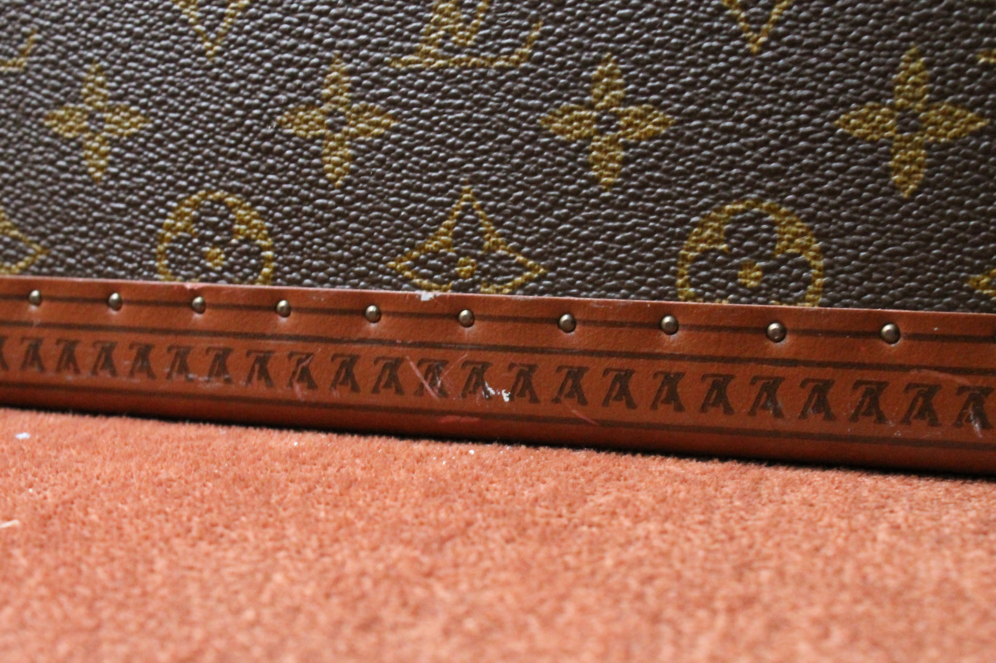 Louis Vuitton vanity en forme de malle en toile monogram