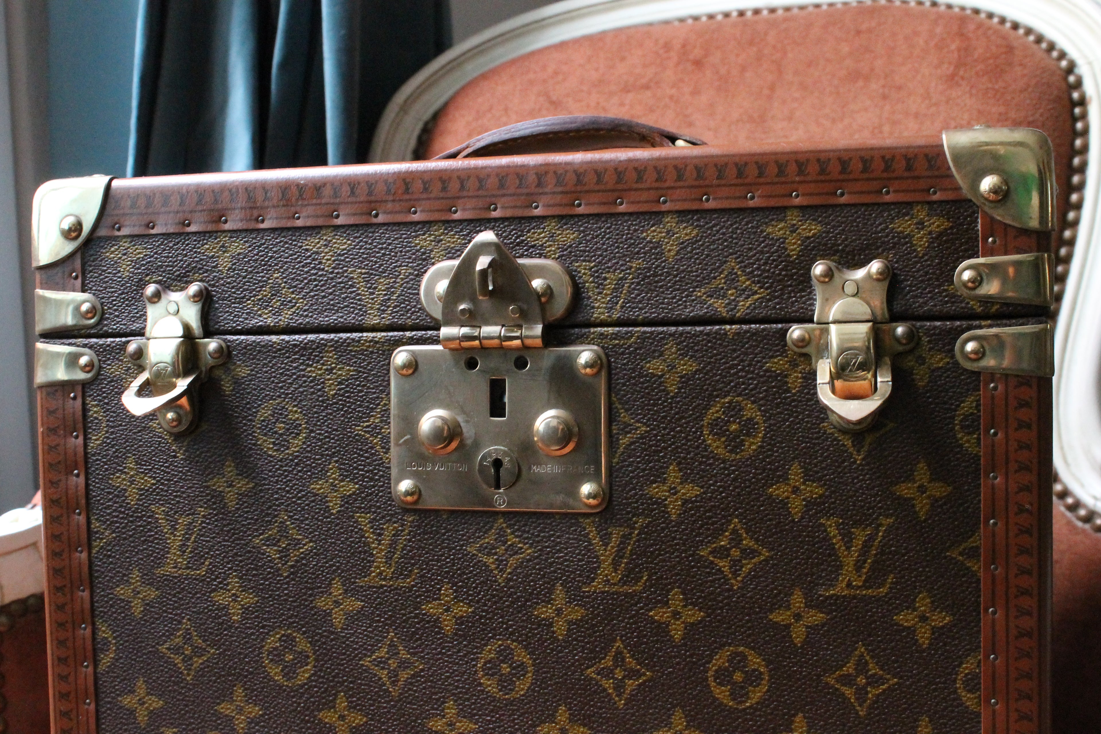 Louis Vuitton vanity en forme de malle en toile monogram
