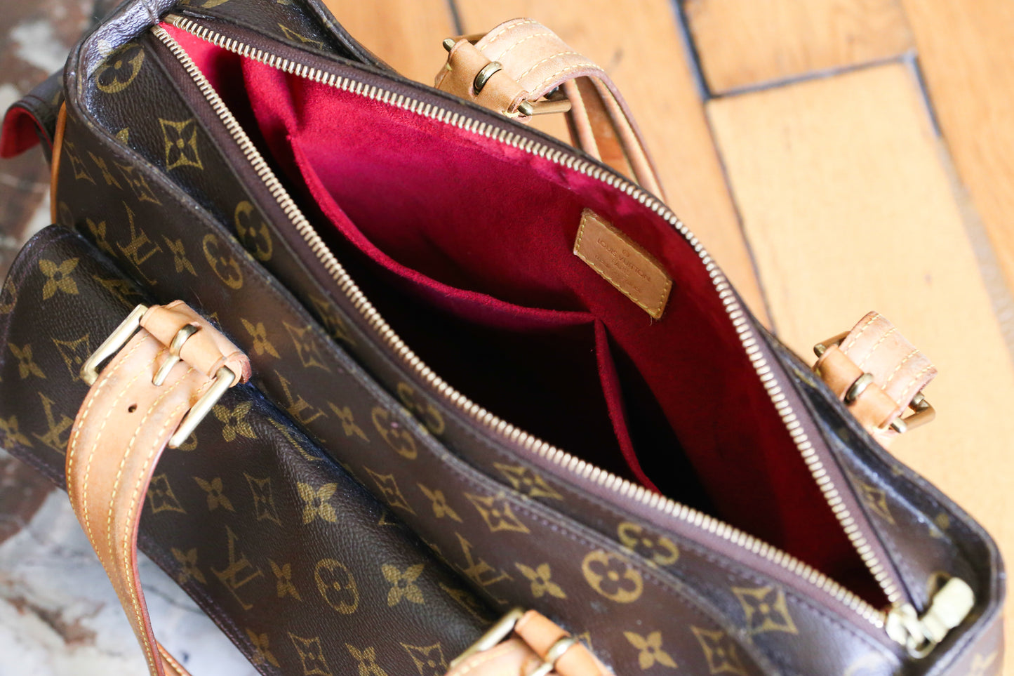 Louis Vuitton sac à main modèle multipli cité en toile et cuir