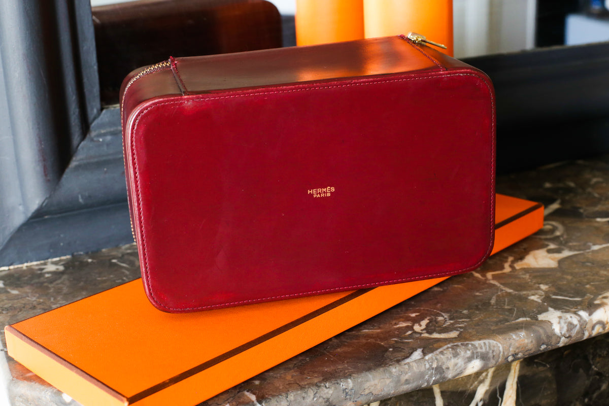 Trousse de toilette Hermès modèle Vanity PM en cuir bordeaux