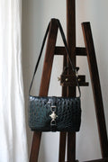 Céline sac à main modèle trio en cuir exotique (crocodile) noir