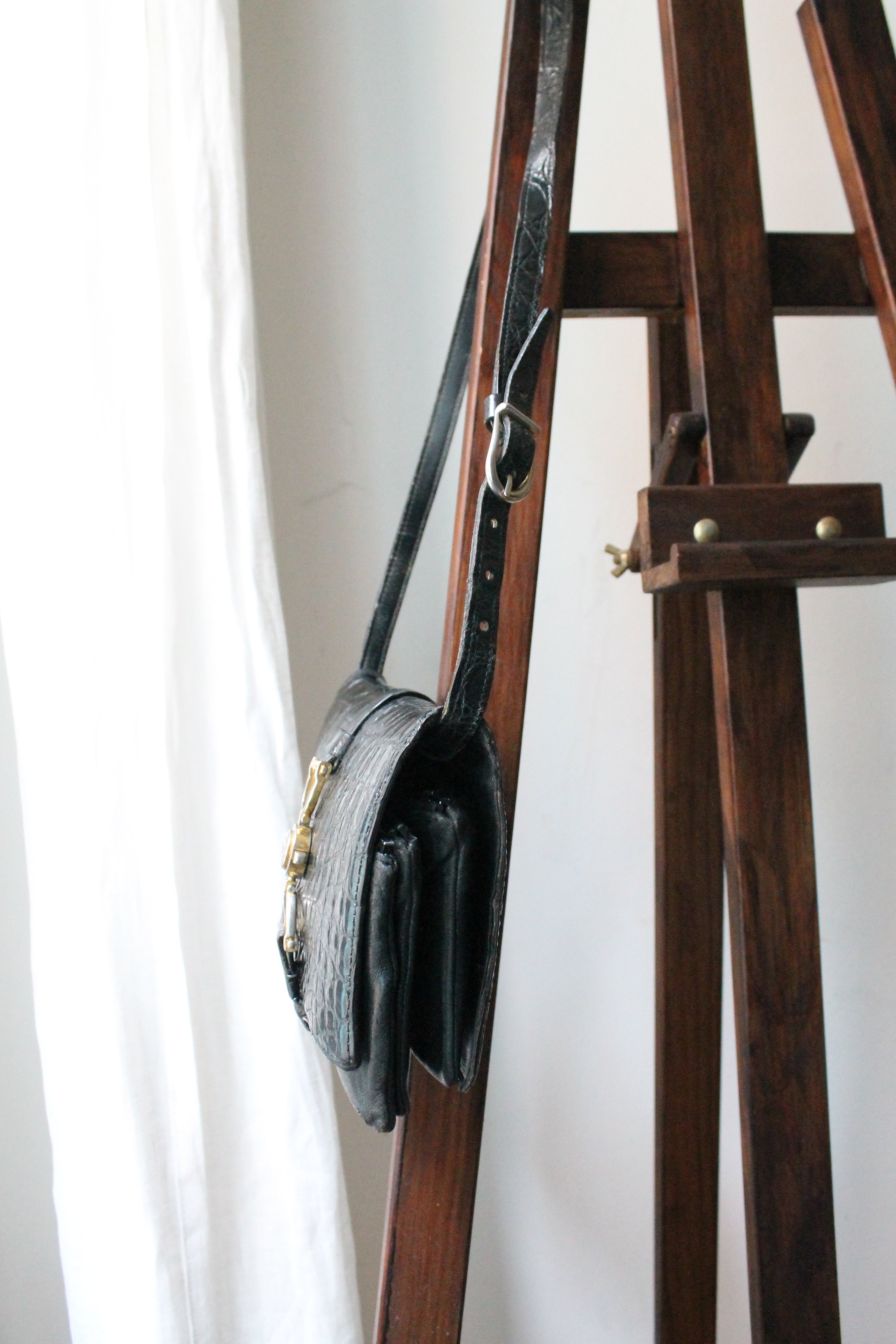 Céline sac à main modèle trio en cuir exotique (crocodile) noir