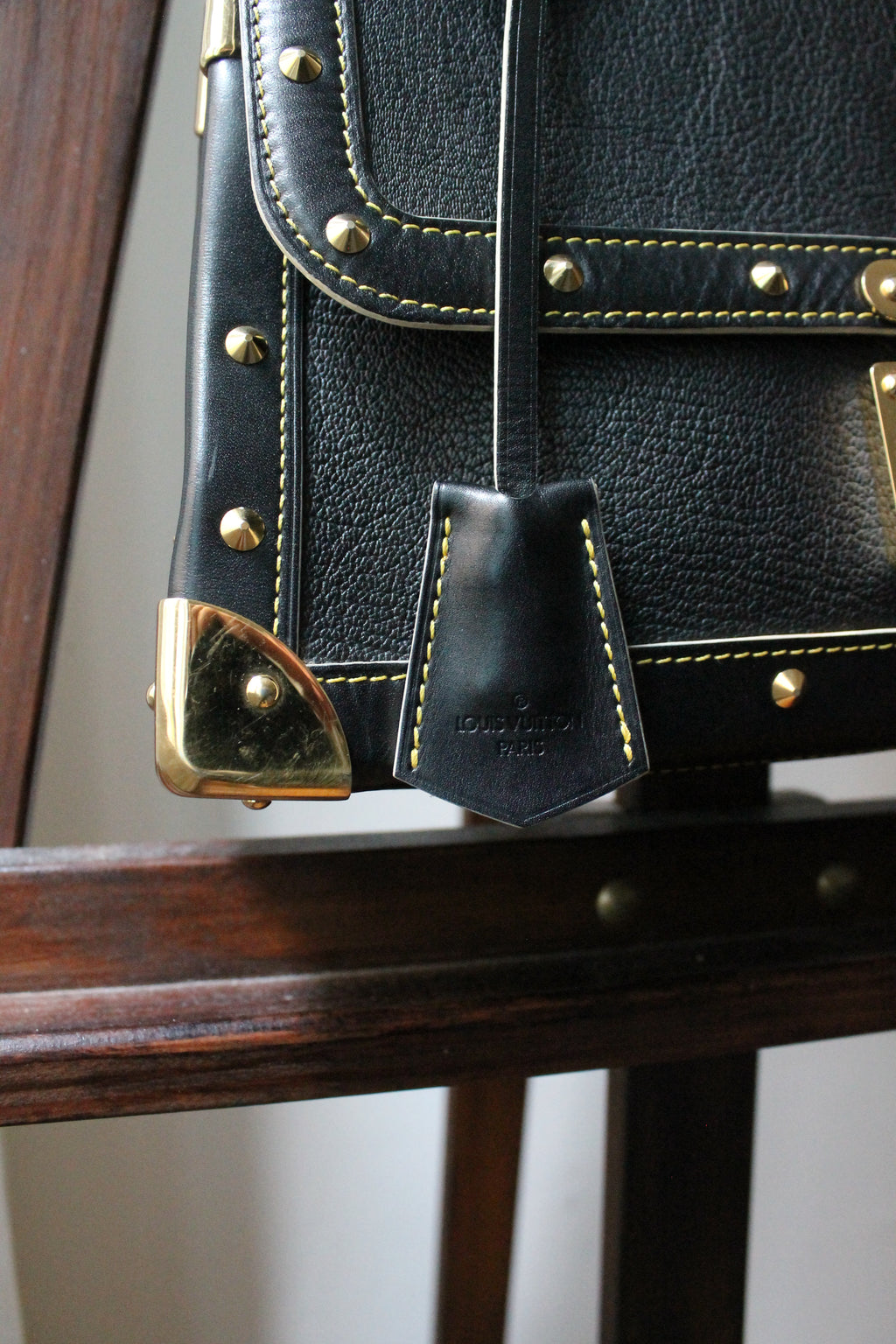 Louis Vuitton sac à main modèle Talentueux en cuir noir