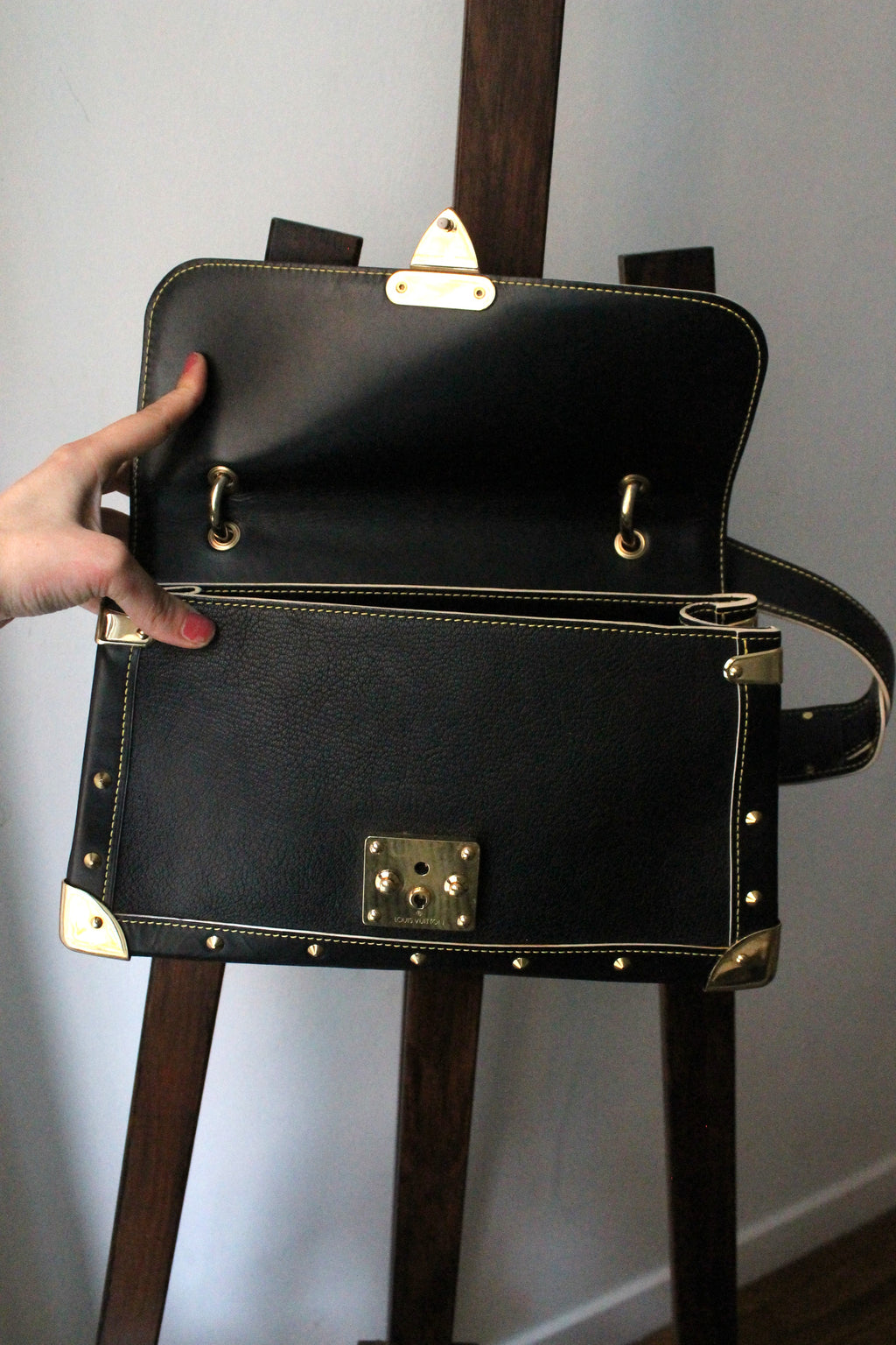 Louis Vuitton sac à main modèle Talentueux en cuir noir