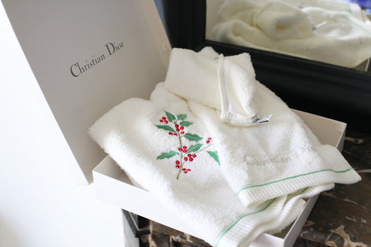 Dior set de toilette avec sa serviette et son gant