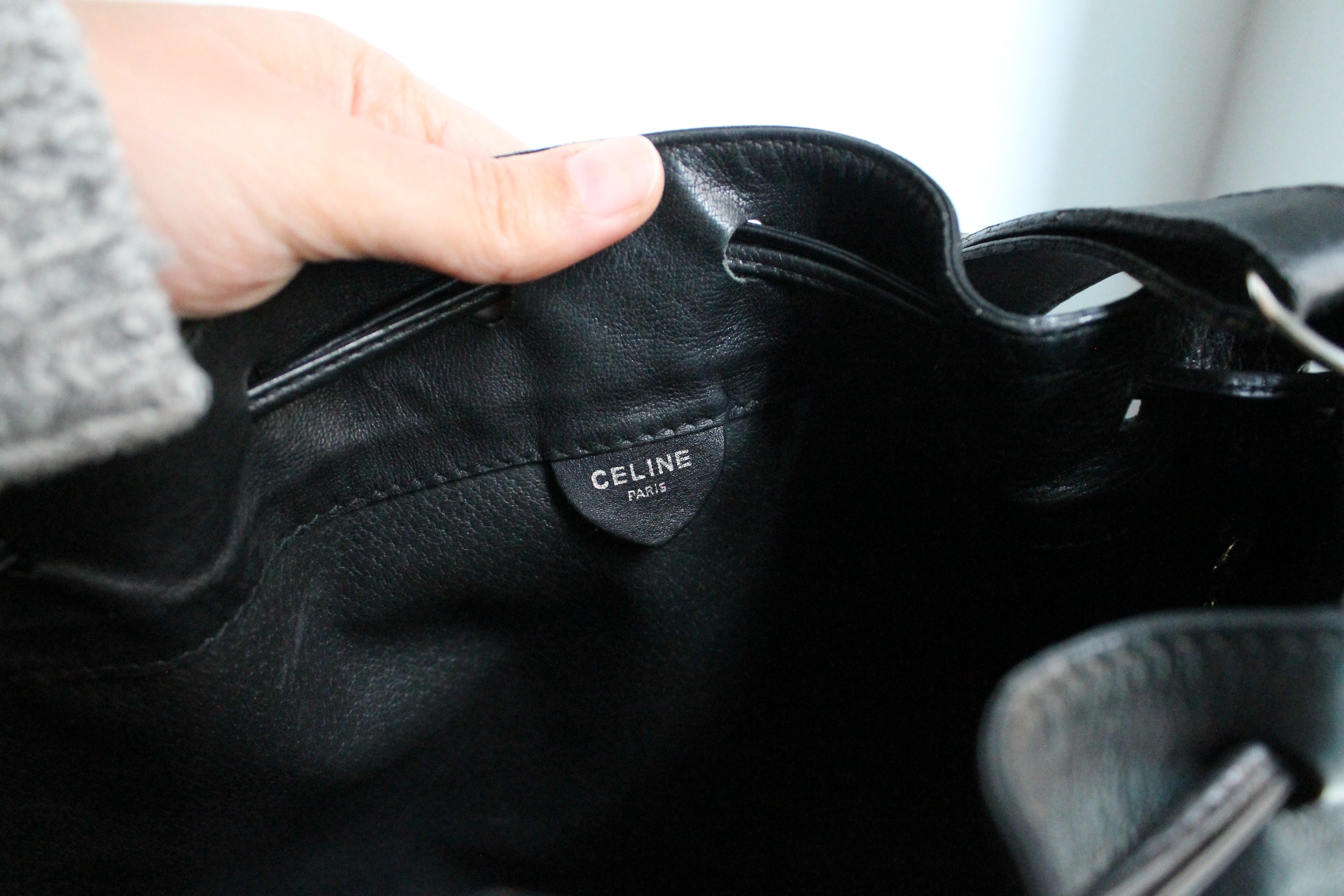 Celine sac à main modèle seau en cuir noir vintage