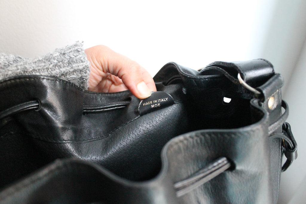 Celine sac à main modèle seau en cuir noir vintage