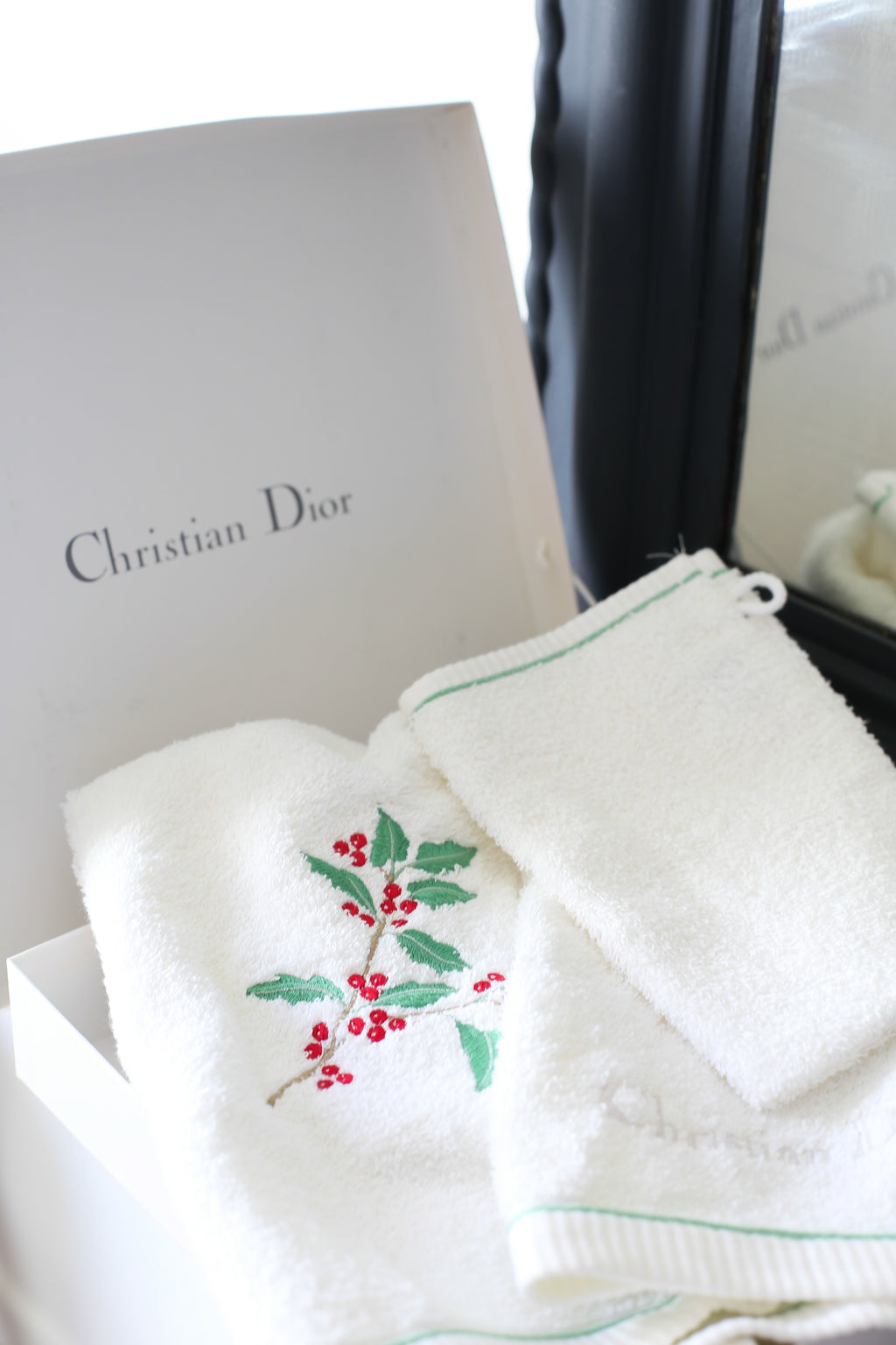 Dior set de toilette avec sa serviette et son gant