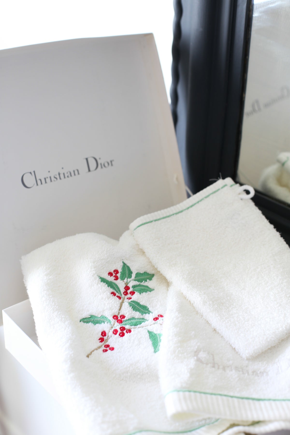 Dior set de toilette avec sa serviette et son gant