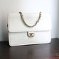Chanel sac à main modèle Timeless vintage en cuir blanc crème