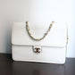 Chanel sac à main modèle Timeless vintage en cuir blanc crème