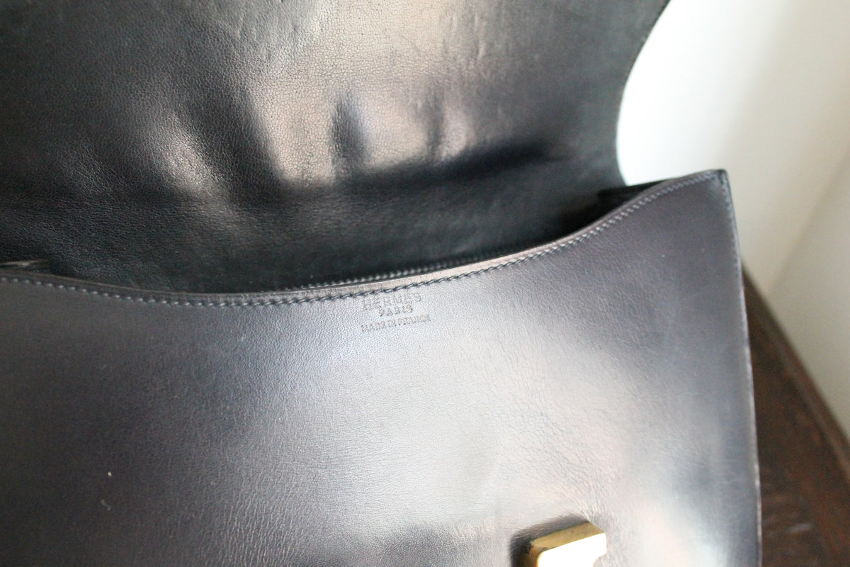 Hermès sac à main modèle Constance bleu en cuir box
