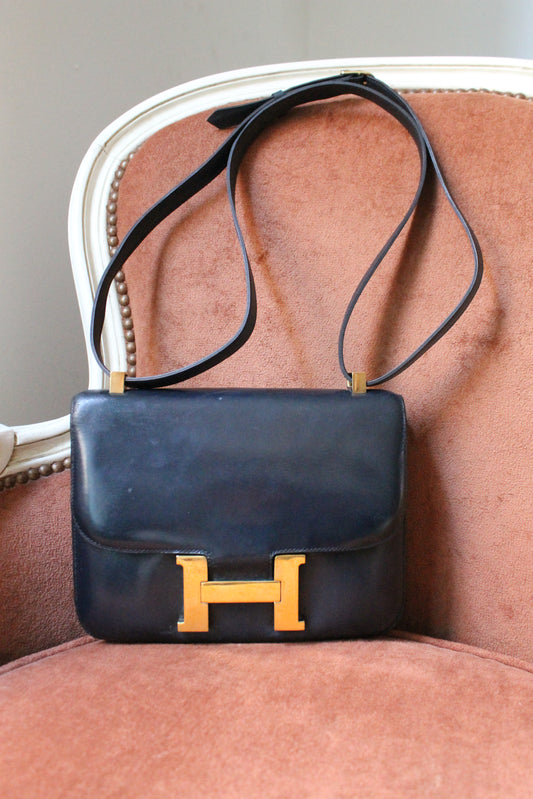 Hermès sac à main modèle Constance bleu en cuir box