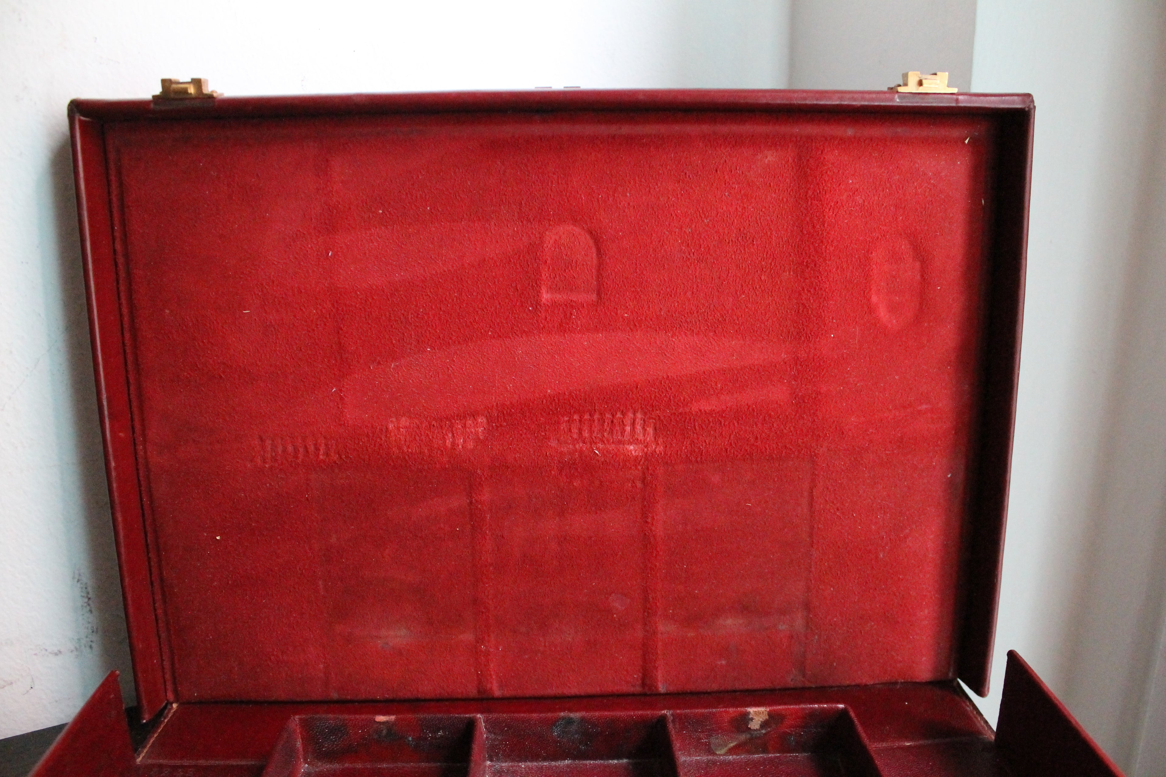 Hermès nécessaire de toilette modèle Jet en cuir box bordeaux