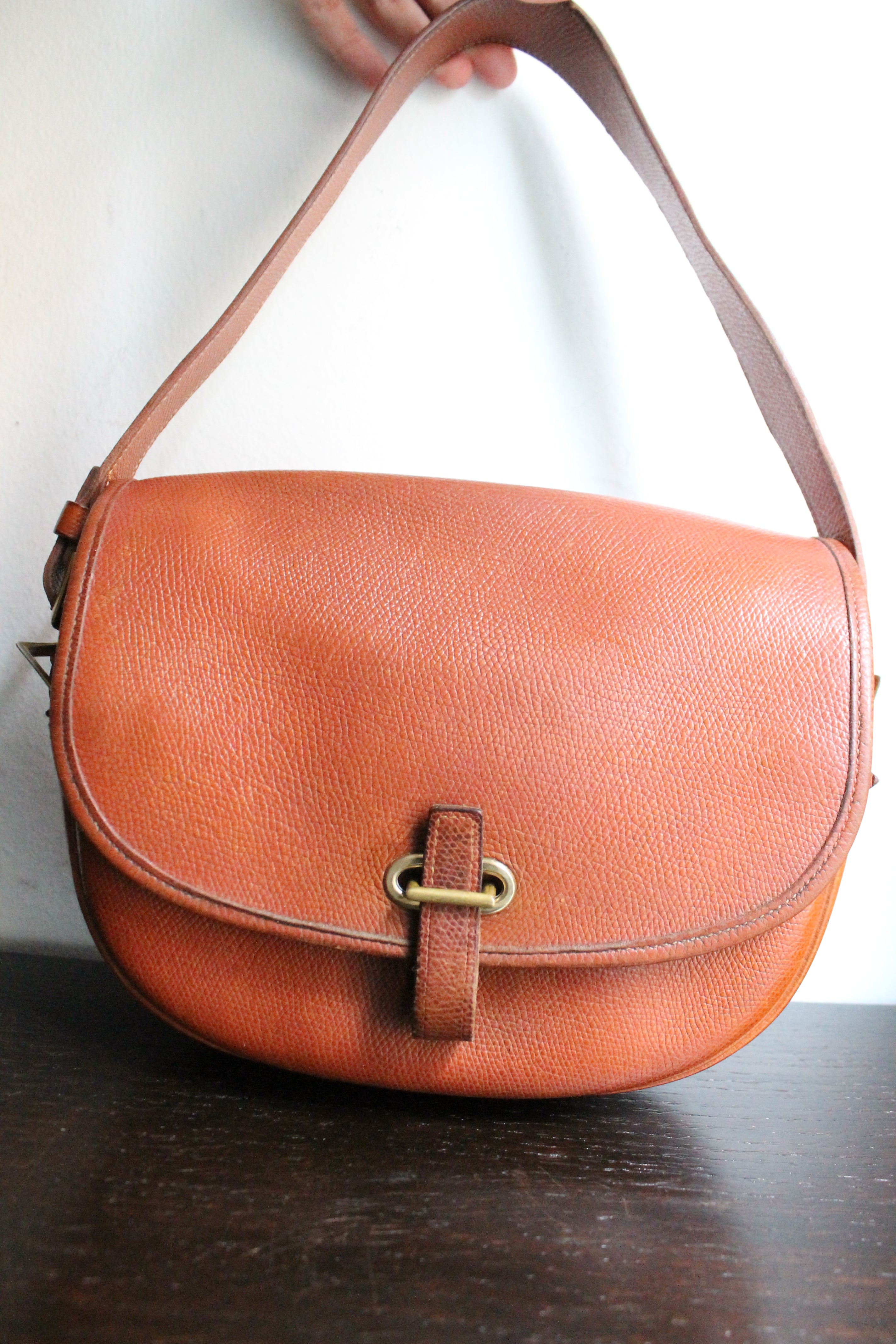 Hermès sac modèle Balle de Golf en cuir cognac