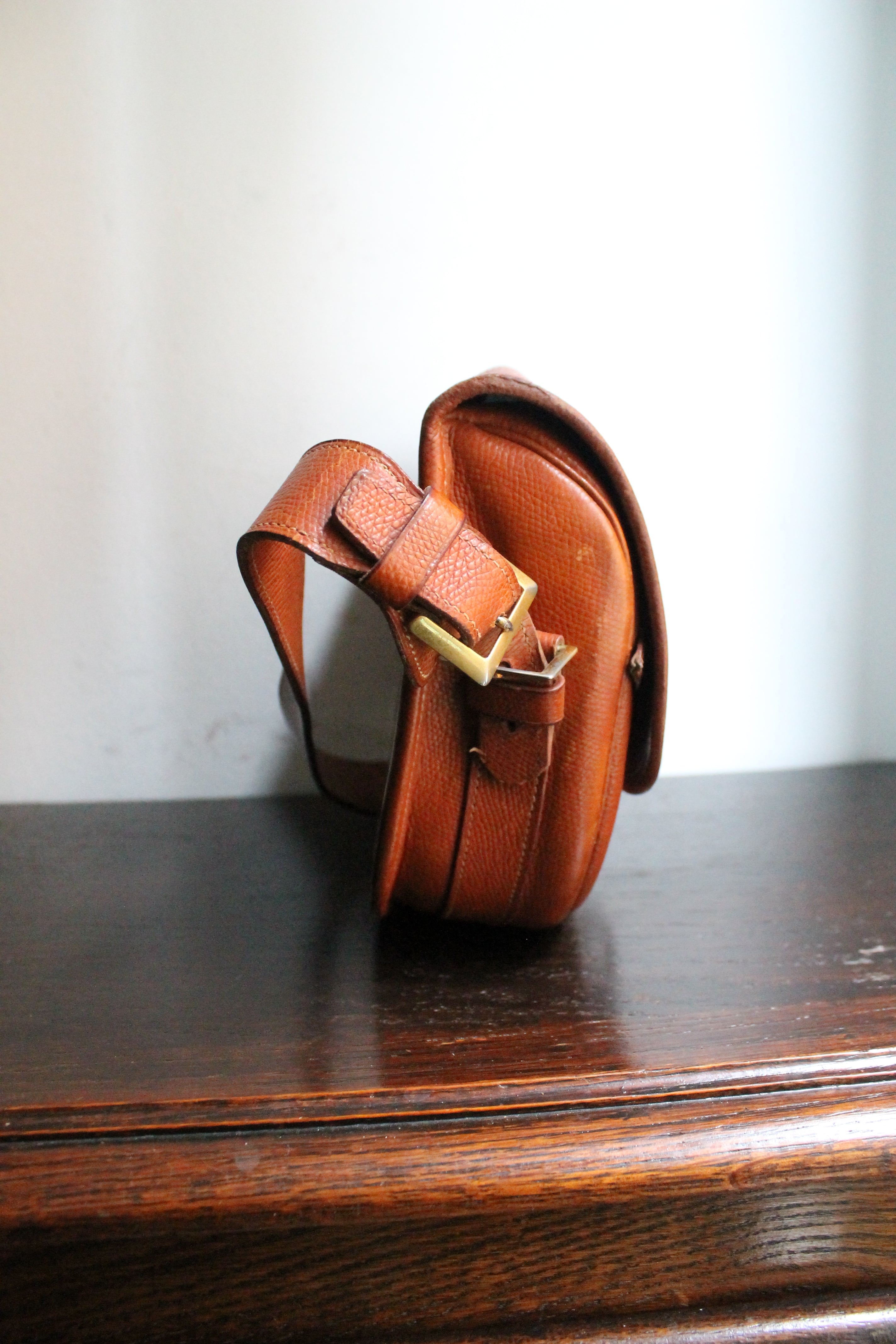 Hermès sac modèle Balle de Golf en cuir cognac